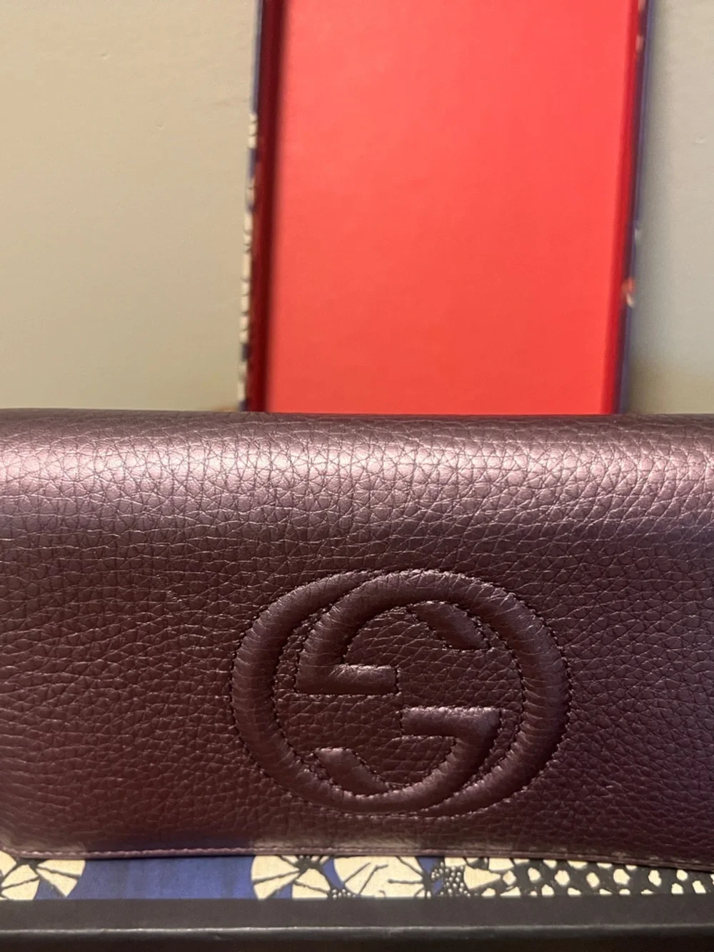 Gucci Metallic Lavender Zip-Around Leather Wallet